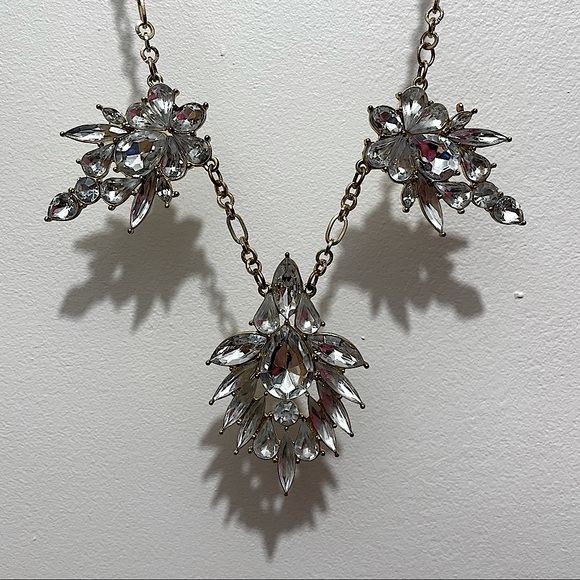 Crystal Stack Flower Snowflake Statement Necklace - Picture 5 of 6
